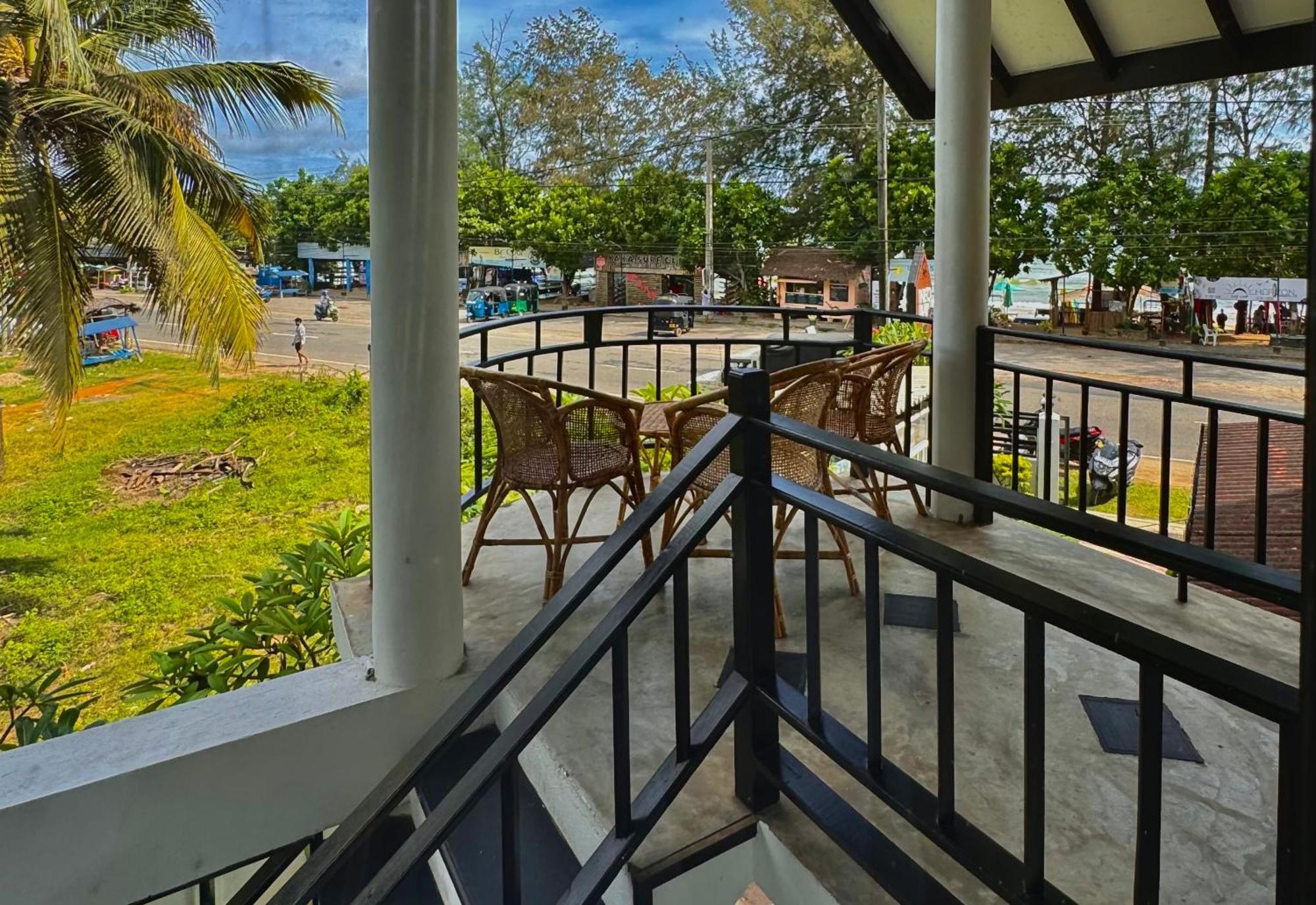 Neo Bay Hotel Weligama Exterior photo